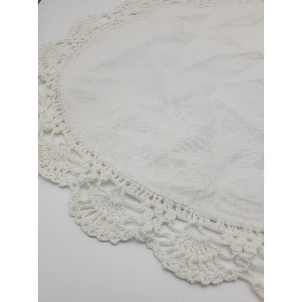 Vintage Mid-Century Small Oval Linen Doily Hand Crochet Lace Trim 13x10